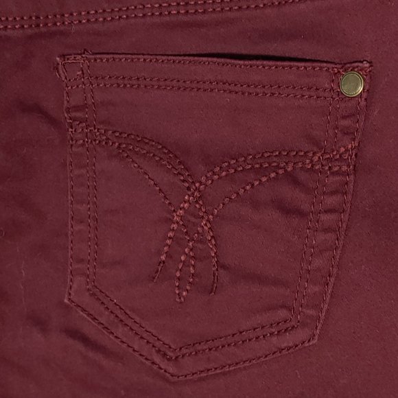 Maroon Capris - Picture 4 of 6